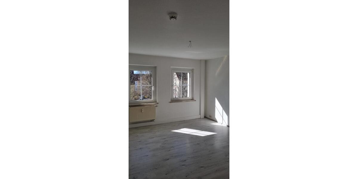 Etagenwohnung Ronneburg - 3 Zimmer, 65 m&sup2;, 350&euro; | Angebot:25611951