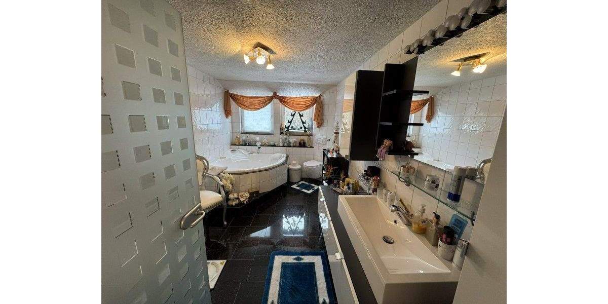 Einfamilienhaus Reichenbach - 6 Zimmer, 253 m&sup2;, 699.000&euro; | Angebot:25738178