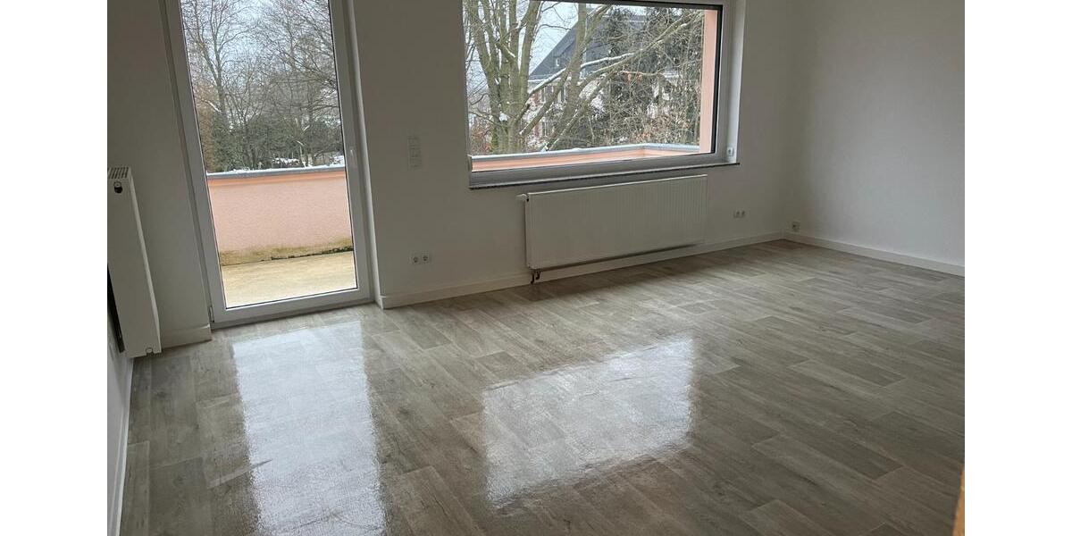 Etagenwohnung Glauchau - 3 Zimmer, 105 m&sup2;, 1.000&euro; | Angebot:24781604