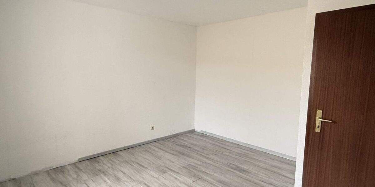 Etagenwohnung Zwickau Niederplanitz - 3 Zimmer, 79 m&sup2;, 470&euro; | Angebot:25707422