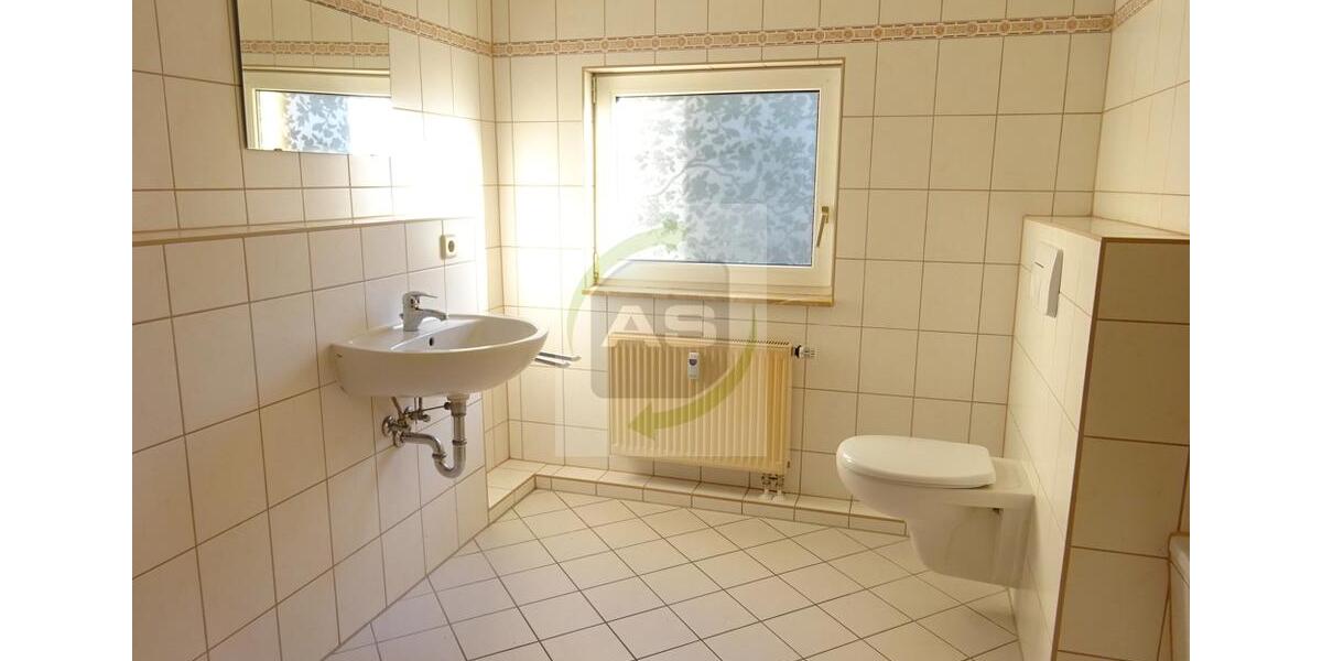 Dachgeschoßwohnung Zwickau - 1 Zimmer, 38 m&sup2;, 240&euro; | Angebot:25267482