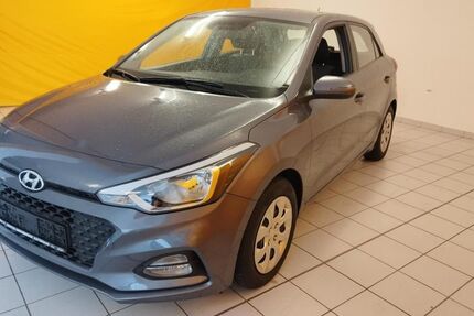 Hyundai i20 28.400 km 11.990 &euro; Schneeberg 08289