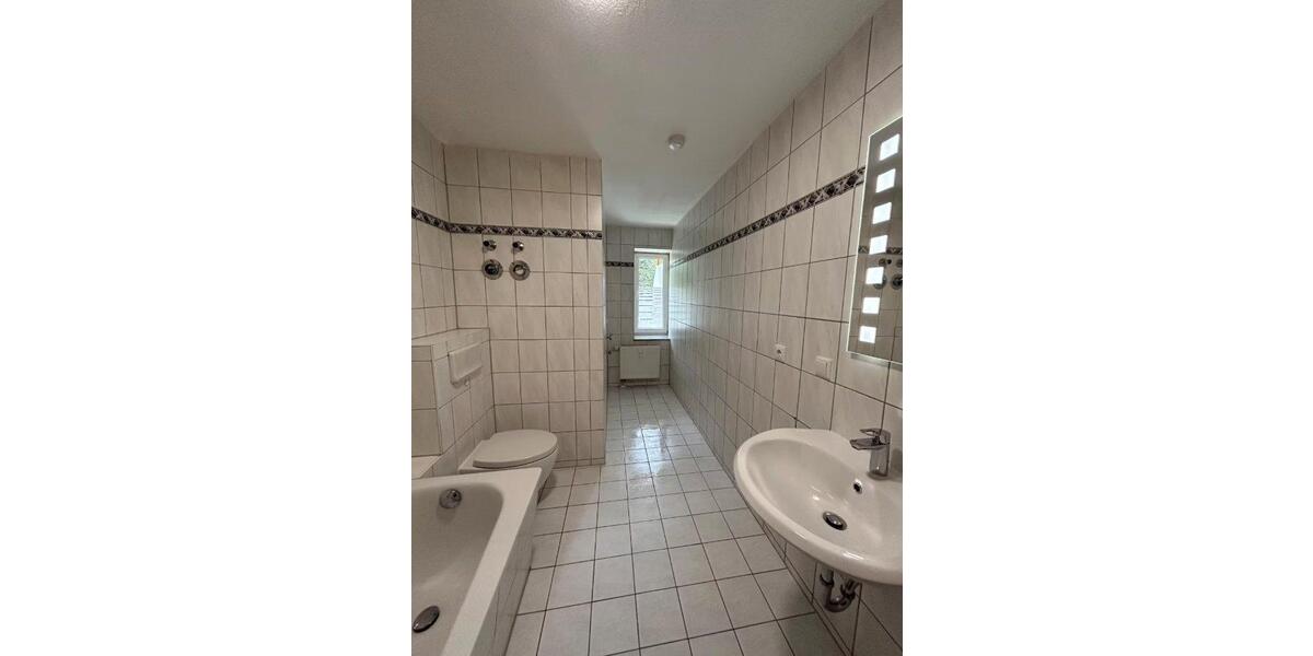Hochparterre Zwickau Auerbach - 1.5 Zimmer, 42 m&sup2;, 295&euro; | Angebot:26536081