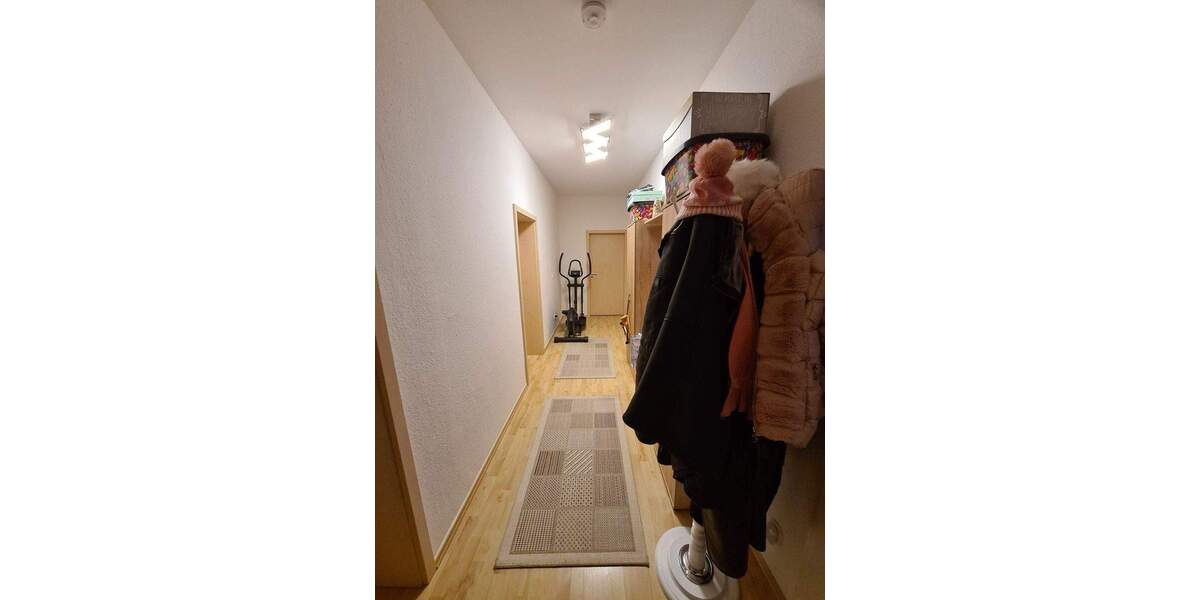 Etagenwohnung Zwickau Pölbitz - 3 Zimmer, 93 m&sup2;, 560&euro; | Angebot:25707502