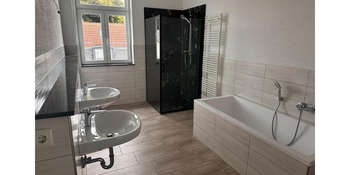 Etagenwohnung Meerane - 2 Zimmer, 89 m&sup2;, 668&euro; | Angebot:25381772