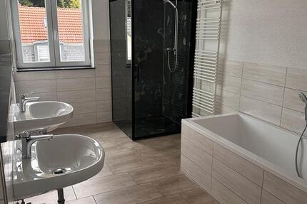 Wohnung Meerane - 2 Zimmer, 89 m&sup2;, 668&euro; | Angebot:25381772