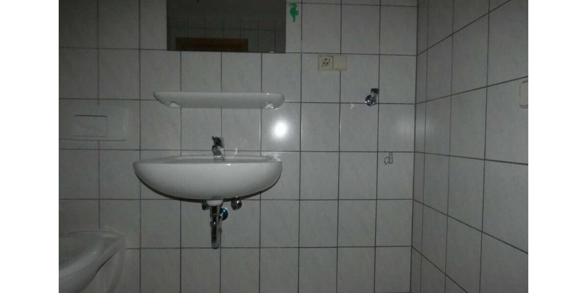 Dachgeschoßwohnung Zwickau - 3 Zimmer, 85 m&sup2;, 430&euro; | Angebot:19088361