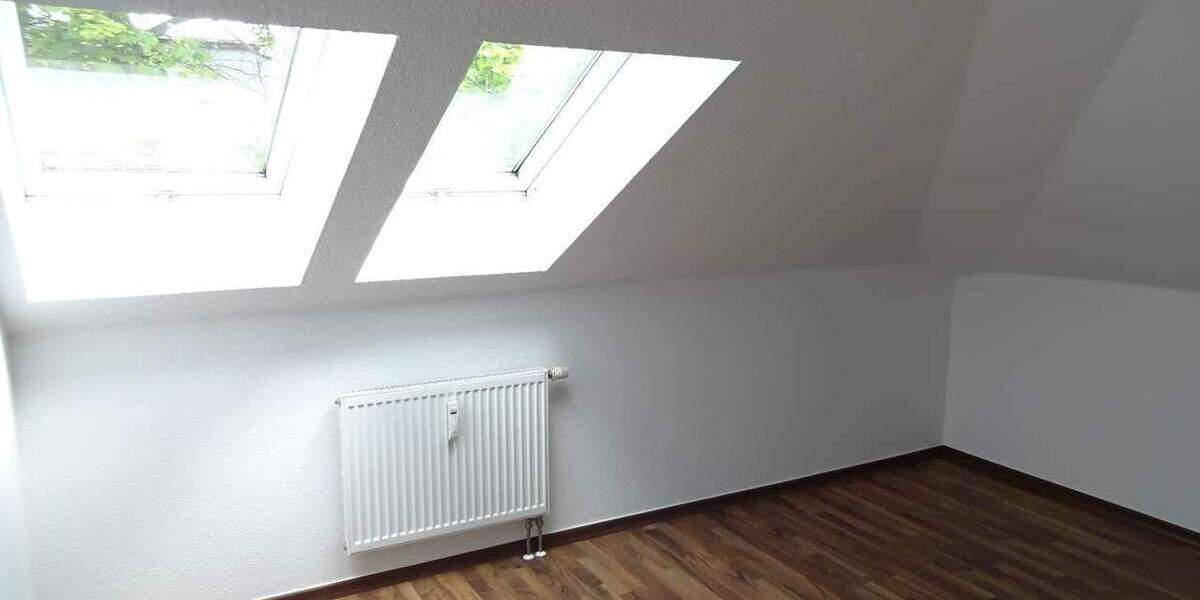 Etagenwohnung Zwickau Innenstadt - 3 Zimmer, 77 m&sup2;, 595&euro; | Angebot:25780742