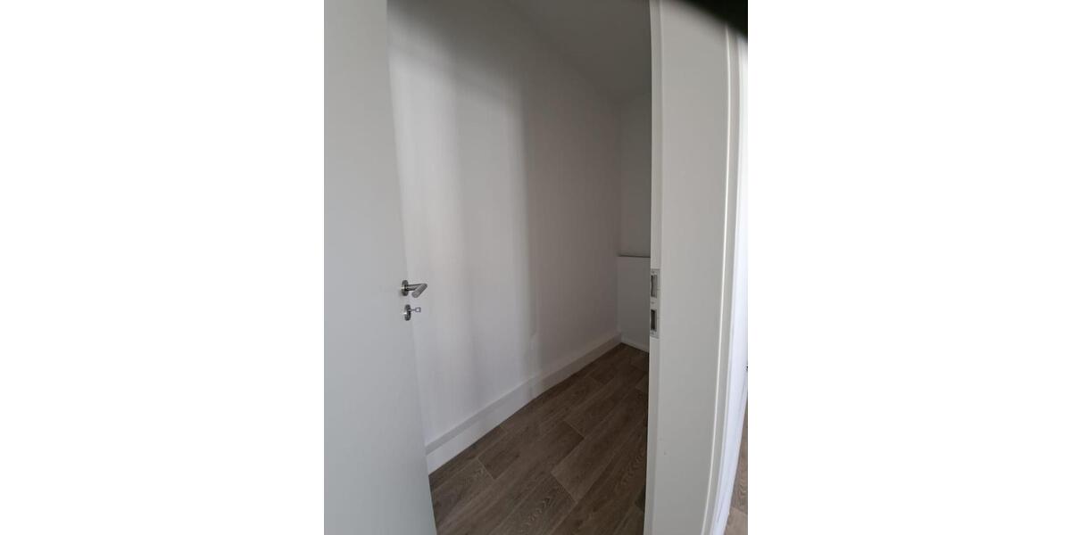 Etagenwohnung Meerane - 3 Zimmer, 120 m&sup2;, 660&euro; | Angebot:25855294