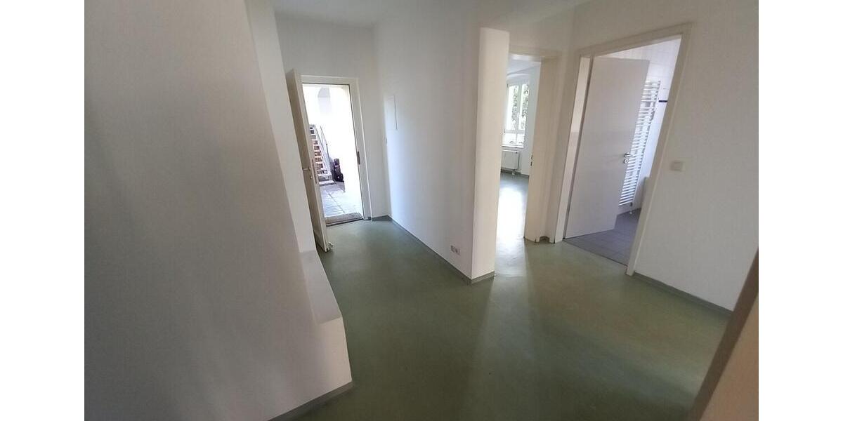 Etagenwohnung Meerane - 3 Zimmer, 86 m&sup2;, 460&euro; | Angebot:24254861
