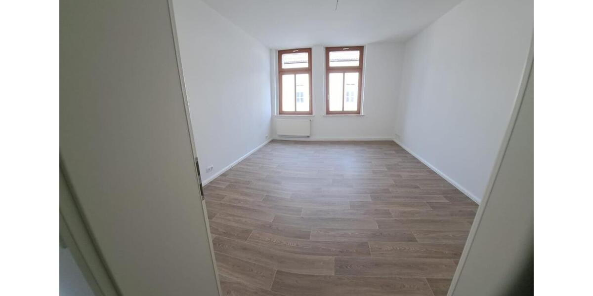 Etagenwohnung Meerane - 3 Zimmer, 120 m&sup2;, 660&euro; | Angebot:25855294