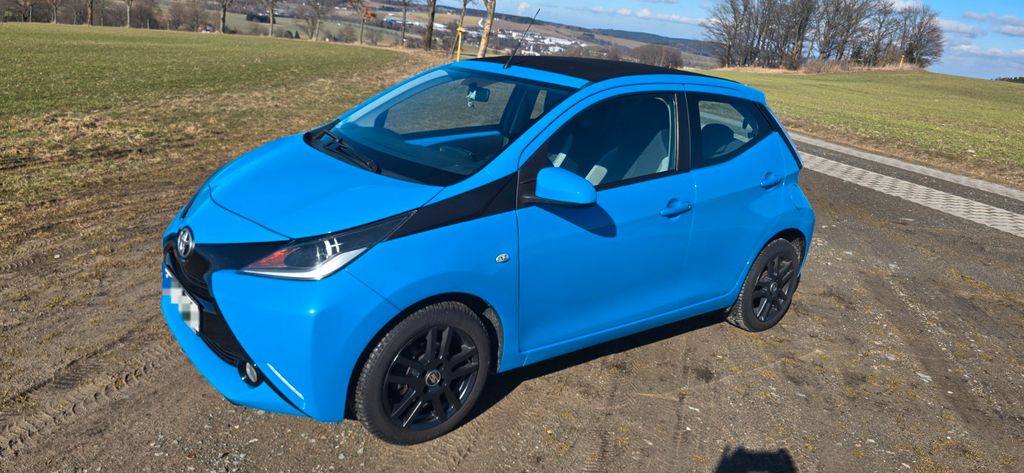 Toyota Aygo (X) 115.630 km 6.350 &euro; Zwönitz 08297