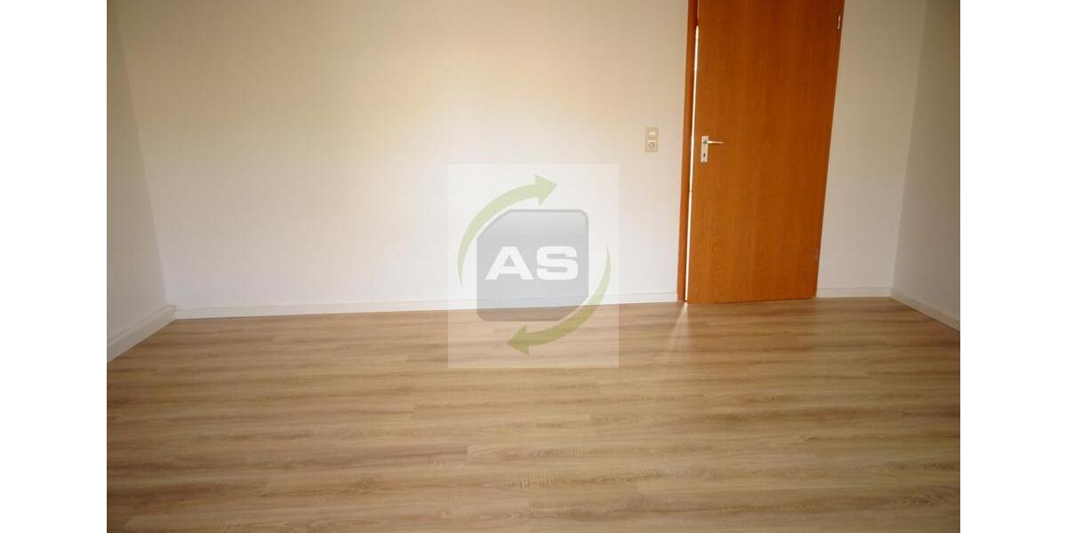 Etagenwohnung Zwickau Auerbach - 3 Zimmer, 76 m&sup2;, 400&euro; | Angebot:23215760