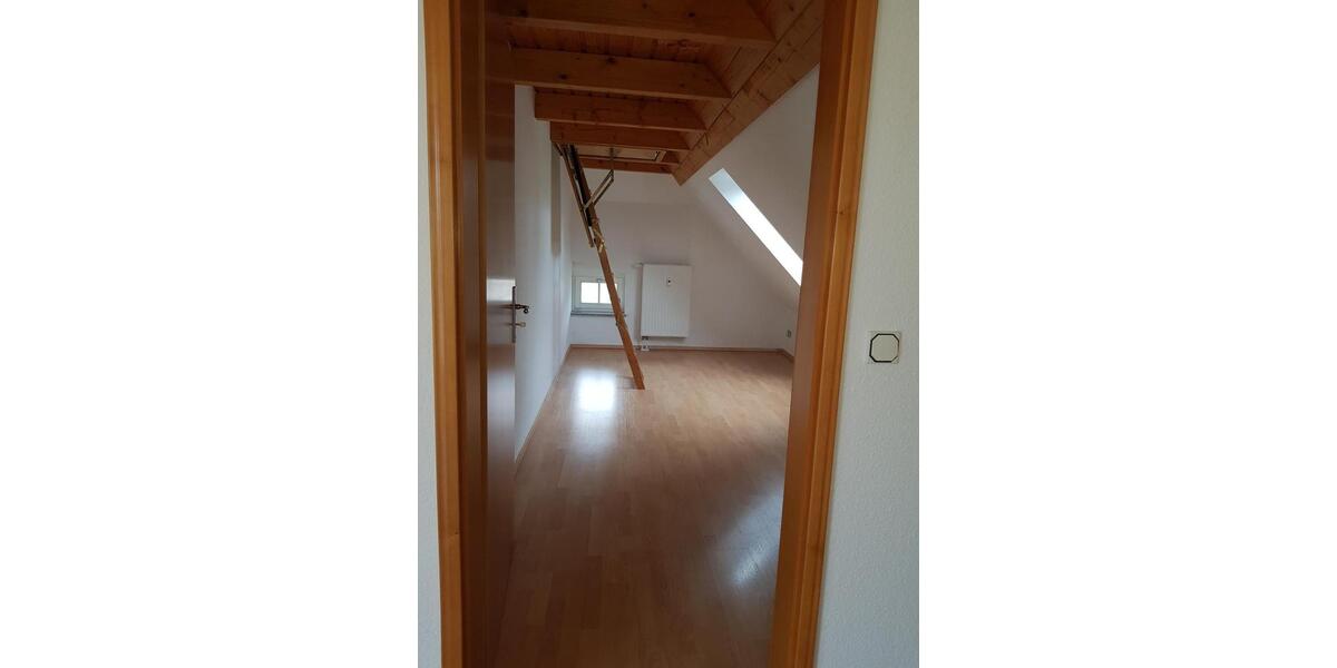 Dachgeschoßwohnung Hohenstein-Ernstthal Ernstthal - 3 Zimmer, 85 m&sup2;, 640&euro; | Angebot:25255010