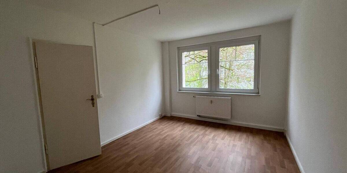 Etagenwohnung Zwickau Eckersbach - 2 Zimmer, 50 m&sup2;, 300&euro; | Angebot:26543799