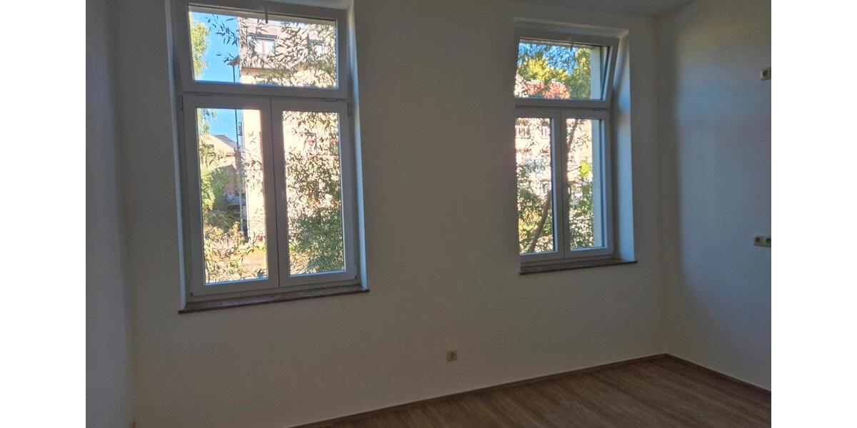 Hochparterre Netzschkau - 4 Zimmer, 97 m&sup2;, 590&euro; | Angebot:25105396