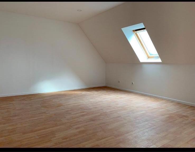 Dachgeschoßwohnung Hohenstein-Ernstthal Ernstthal - 4 Zimmer, 83 m&sup2;, 39.000&euro; | Angebot:26286121