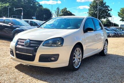 VW Golf 153.450 km 3.280 &euro; Zwickau 08056