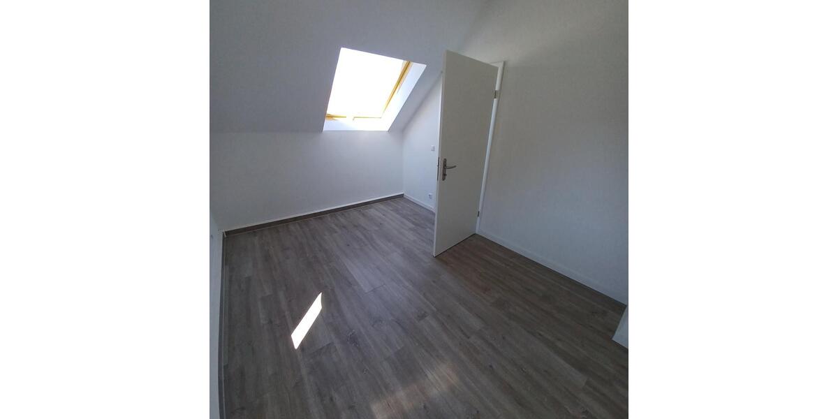 Dachgeschoßwohnung Zwickau Zwickau-West - 3 Zimmer, 62 m&sup2;, 340&euro; | Angebot:20618659