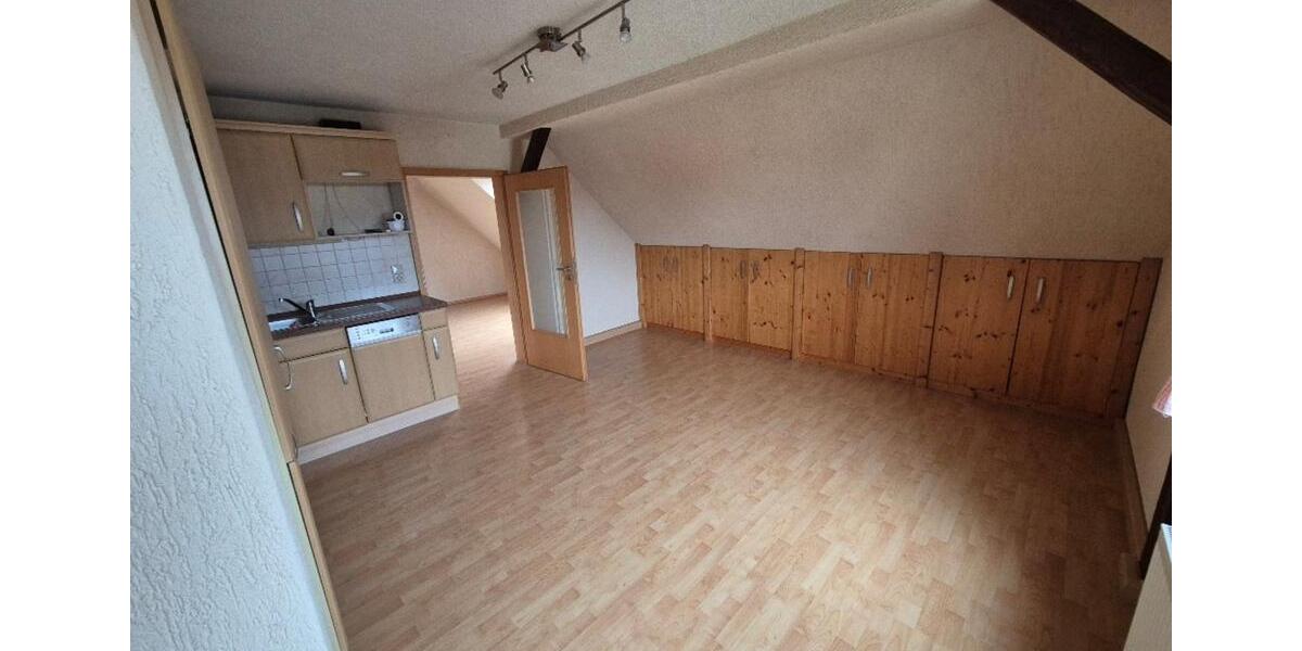 Einfamilienhaus Hirschfeld - 8 Zimmer, 180 m&sup2;, 149.000&euro; | Angebot:25843551