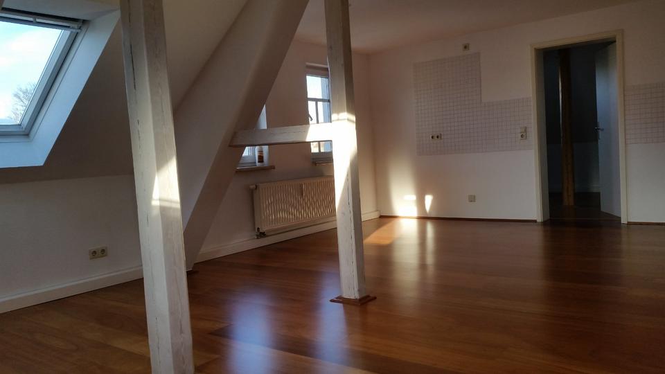 Dachgeschoßwohnung Limbach-Oberfrohna Oberfrohna - 2 Zimmer, 59 m&sup2;, 355&euro; | Angebot:24075560