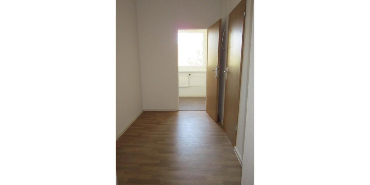 Etagenwohnung Crimmitschau - 4 Zimmer, 87 m&sup2;, 589&euro; | Angebot:19635396