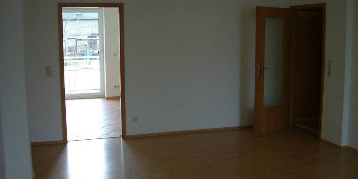 Etagenwohnung Zwickau Innenstadt - 2 Zimmer, 66 m&sup2;, 71.500&euro; | Angebot:25707518