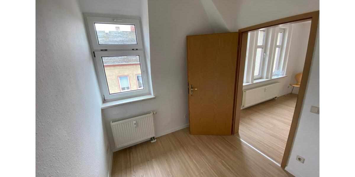 Dachgeschoßwohnung Werdau - 1.5 Zimmer, 35 m&sup2;, 193&euro; | Angebot:20345816