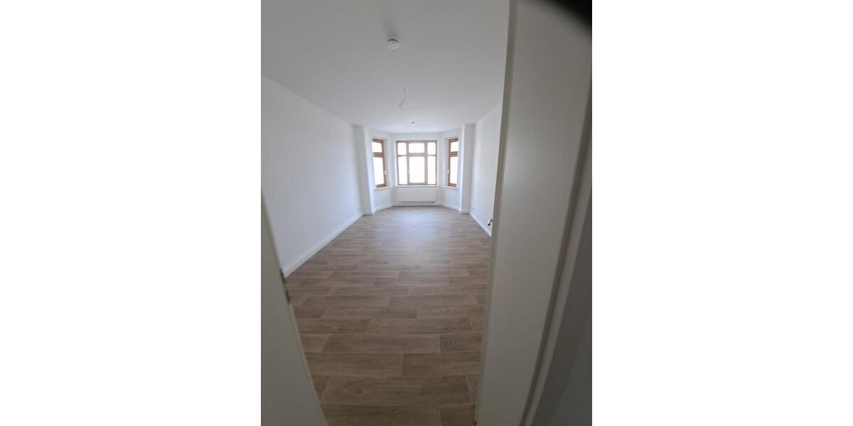 Etagenwohnung Meerane - 3 Zimmer, 120 m&sup2;, 660&euro; | Angebot:25855294