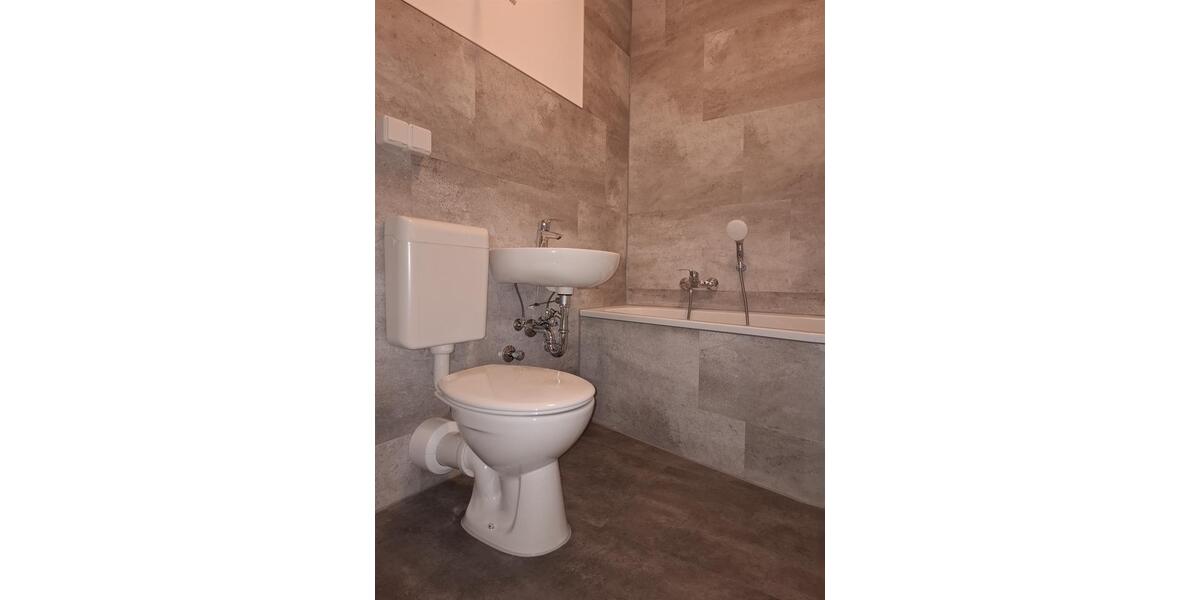 Etagenwohnung Glauchau - 4 Zimmer, 67 m&sup2;, 470&euro; | Angebot:25606760