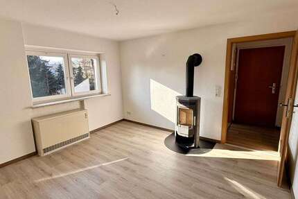 Wohnung Gersdorf - 2 Zimmer, 43 m&sup2;, 287&euro; | Angebot:25157979