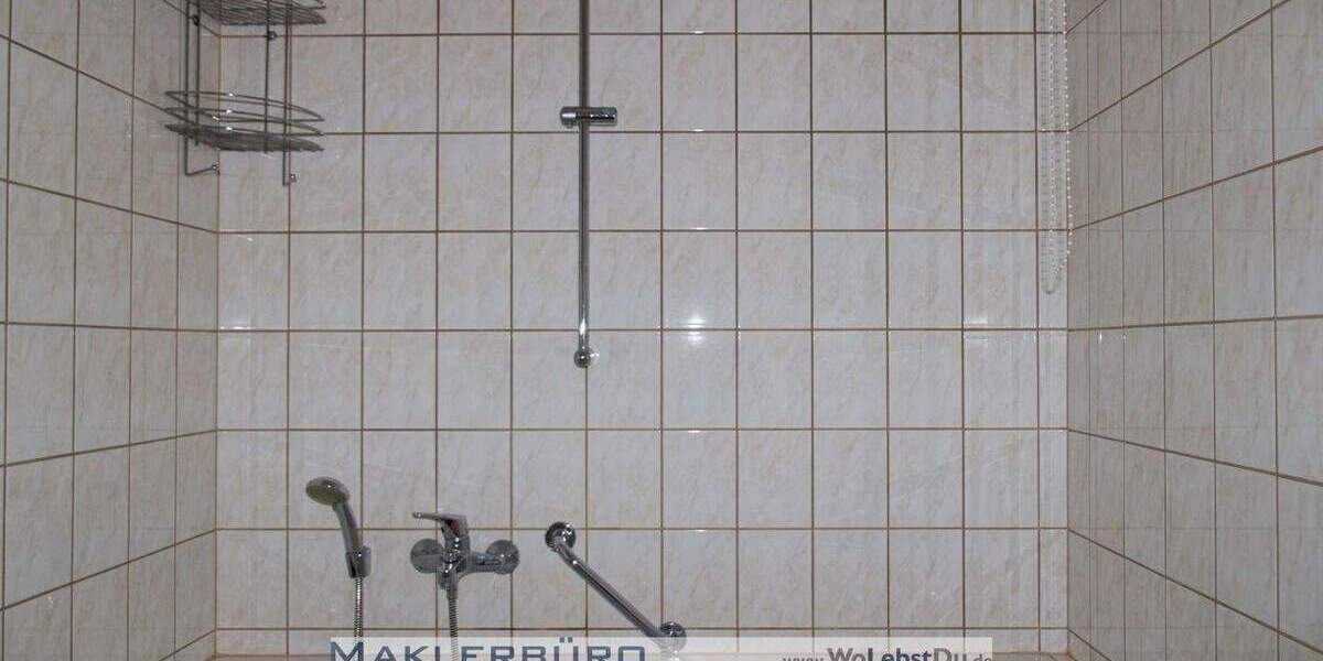 Etagenwohnung Greiz Irchwitz - 3 Zimmer, 77 m&sup2;, 347&euro; | Angebot:25678422