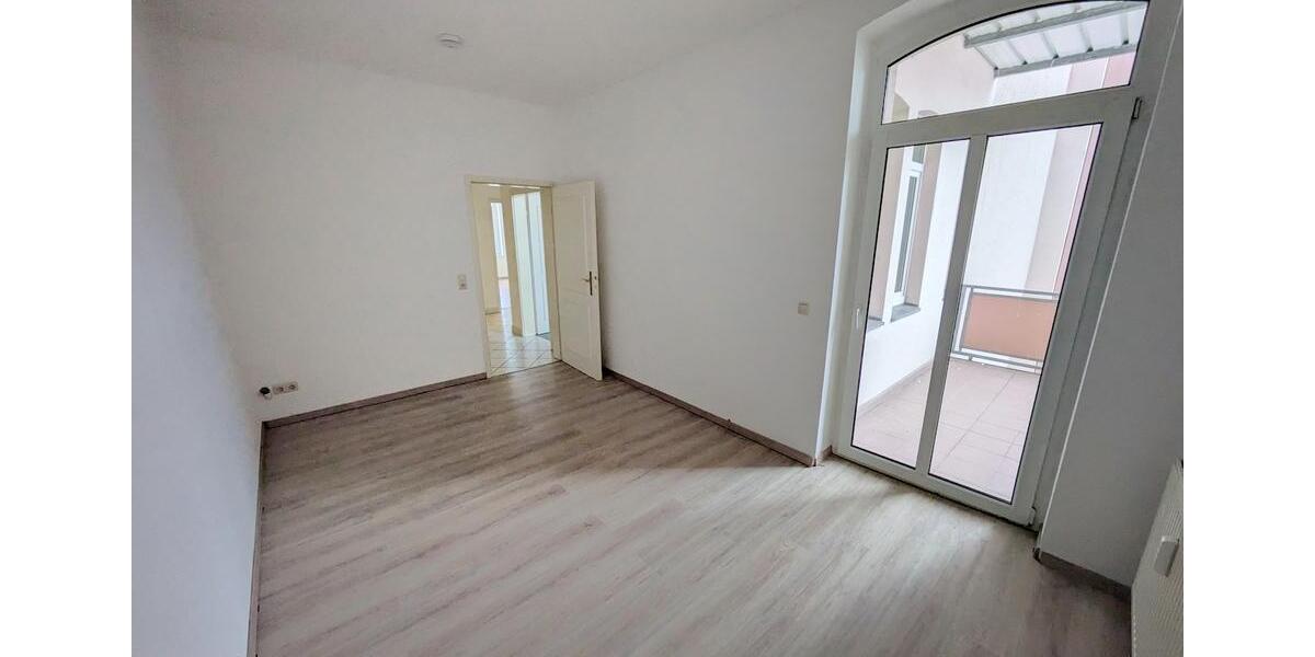 Etagenwohnung Zwickau - 3 Zimmer, 87 m&sup2;, 520&euro; | Angebot:25945655