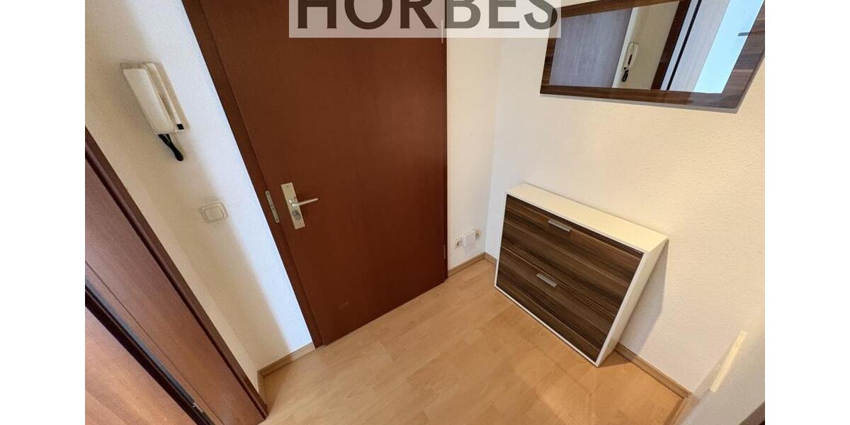 Etagenwohnung Glauchau - 1 Zimmer, 35 m&sup2;, 245&euro; | Angebot:23087622