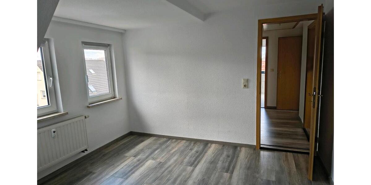 Dachgeschoßwohnung Zwickau - 2 Zimmer, 47 m&sup2;, 259&euro; | Angebot:25947975