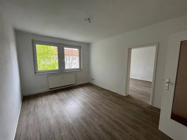 Etagenwohnung Zwickau Eckersbach - 2 Zimmer, 50 m&sup2;, 299&euro; | Angebot:26246308