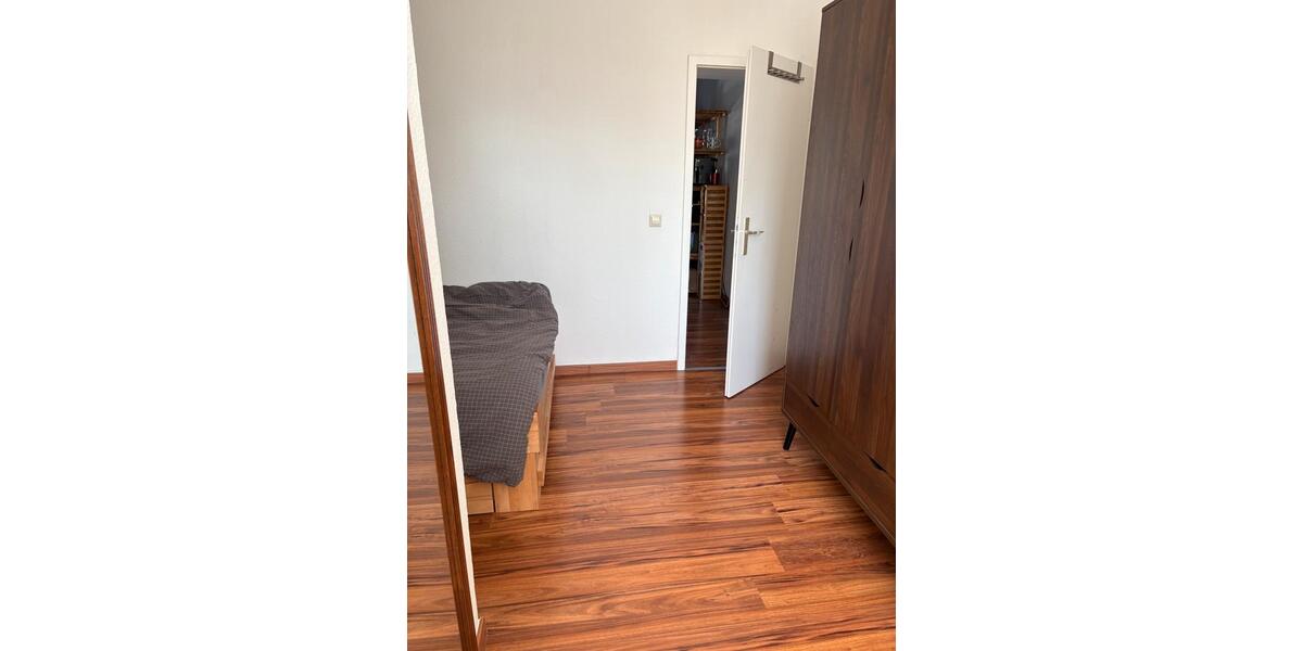 Etagenwohnung Zwickau - 2 Zimmer, 42 m&sup2;, 288&euro; | Angebot:25376811