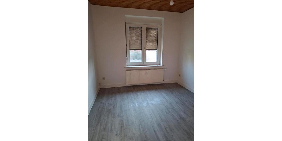 Erdgeschoßwohnung Werdau - 4 Zimmer, 101 m&sup2;, 855&euro; | Angebot:26040348