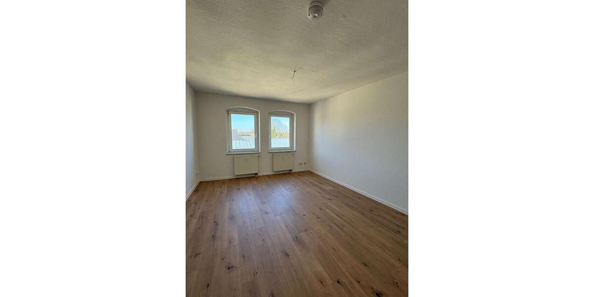 Dachgeschoßwohnung Zwickau - 3 Zimmer, 100 m&sup2;, 500&euro; | Angebot:20146802