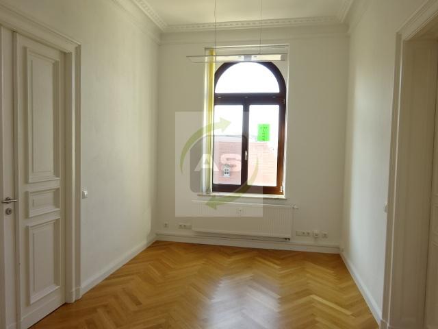 Etagenwohnung Zwickau - 3 Zimmer, 151 m&sup2;, 1.150&euro; | Angebot:22591272