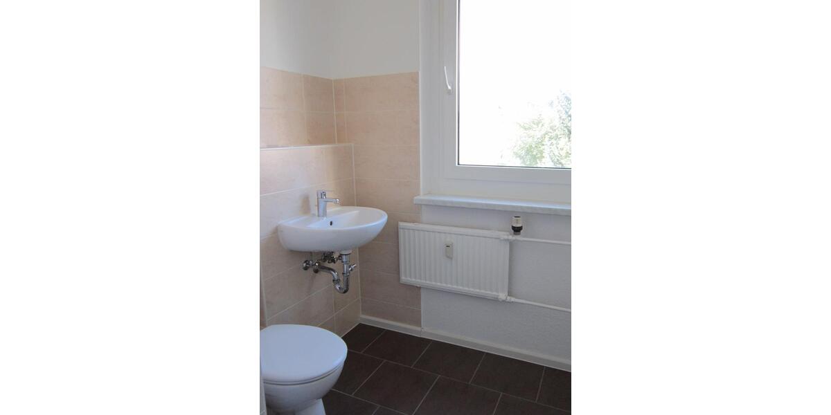 Etagenwohnung Crimmitschau - 4 Zimmer, 87 m&sup2;, 589&euro; | Angebot:19635396