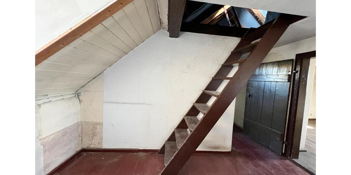 Reihenhaus Meerane - 9 Zimmer, 120 m&sup2;, 49.900&euro; | Angebot:25378971