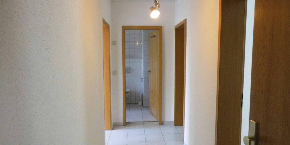 Etagenwohnung Reichenbach - 3 Zimmer, 68 m&sup2;, 400&euro; | Angebot:26824656