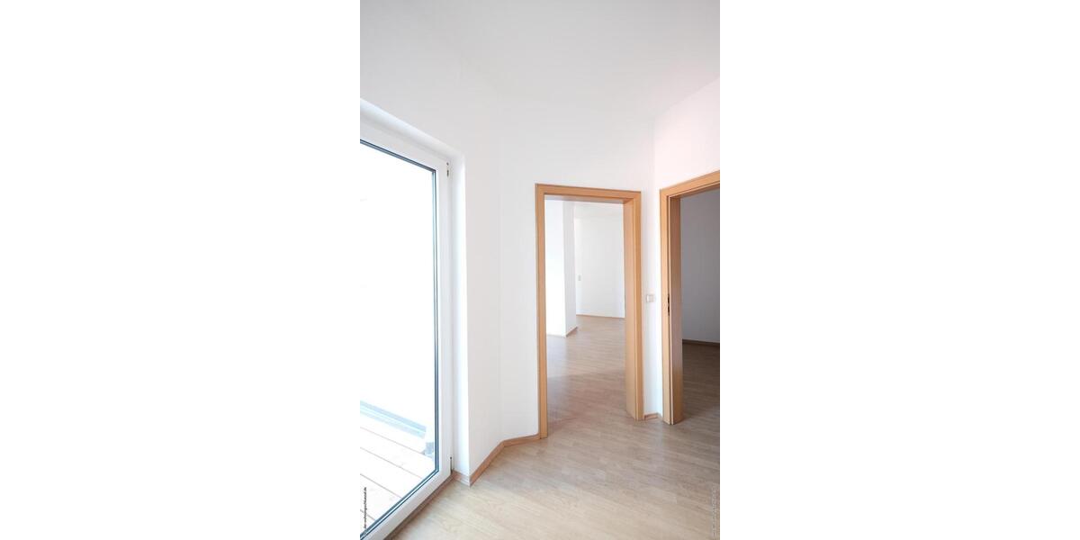 Etagenwohnung Werdau - 1 Zimmer, 70 m&sup2;, 325&euro; | Angebot:25790182