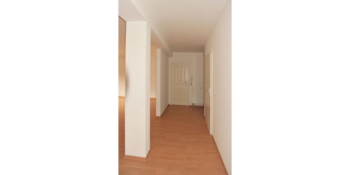 Dachgeschoßwohnung Zwickau - 2 Zimmer, 77 m&sup2;, 540&euro; | Angebot:24474774