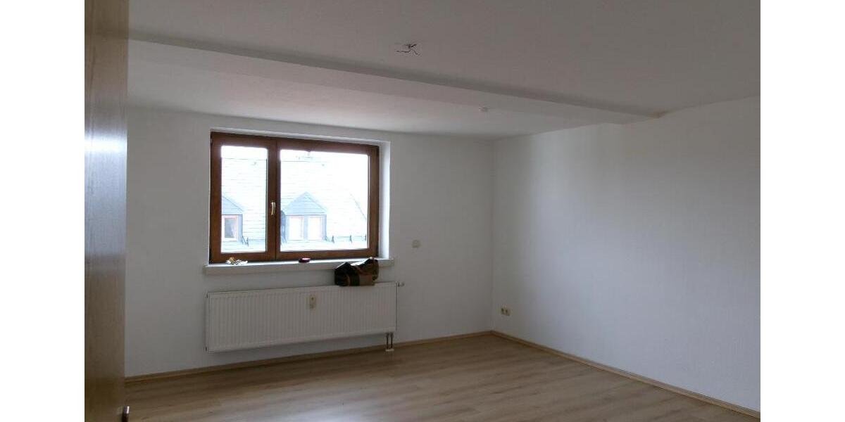 Dachgeschoßwohnung Auerbach/Vogtland Vogtland - 2 Zimmer, 67 m&sup2;, 337&euro; | Angebot:20444543