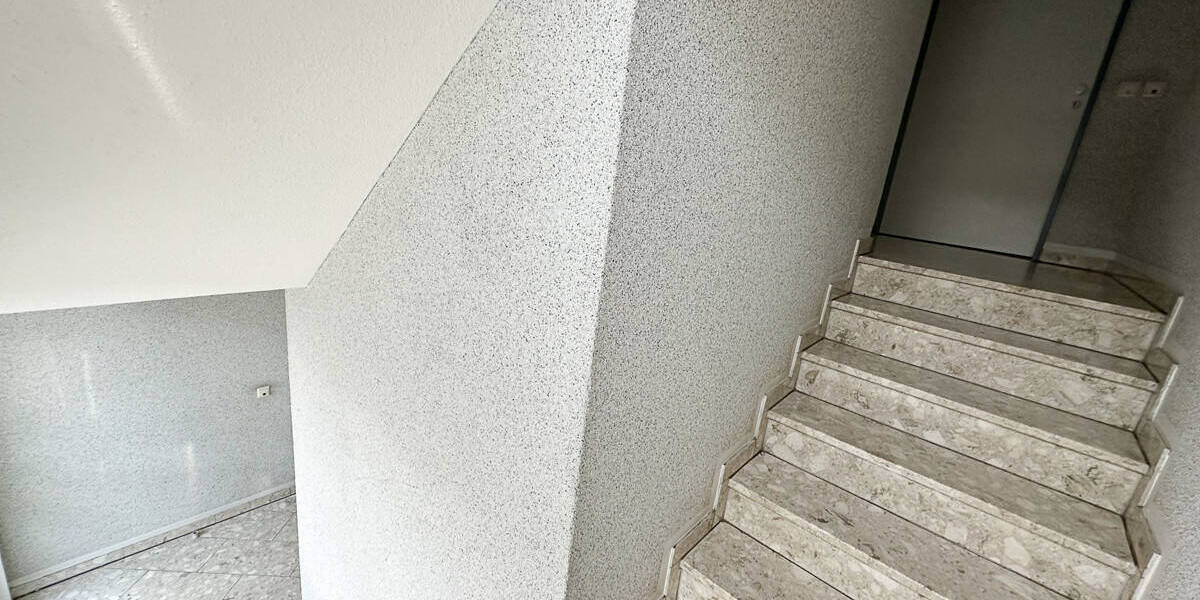 Etagenwohnung Glauchau - 2 Zimmer, 79 m&sup2;, 490&euro; | Angebot:25688144