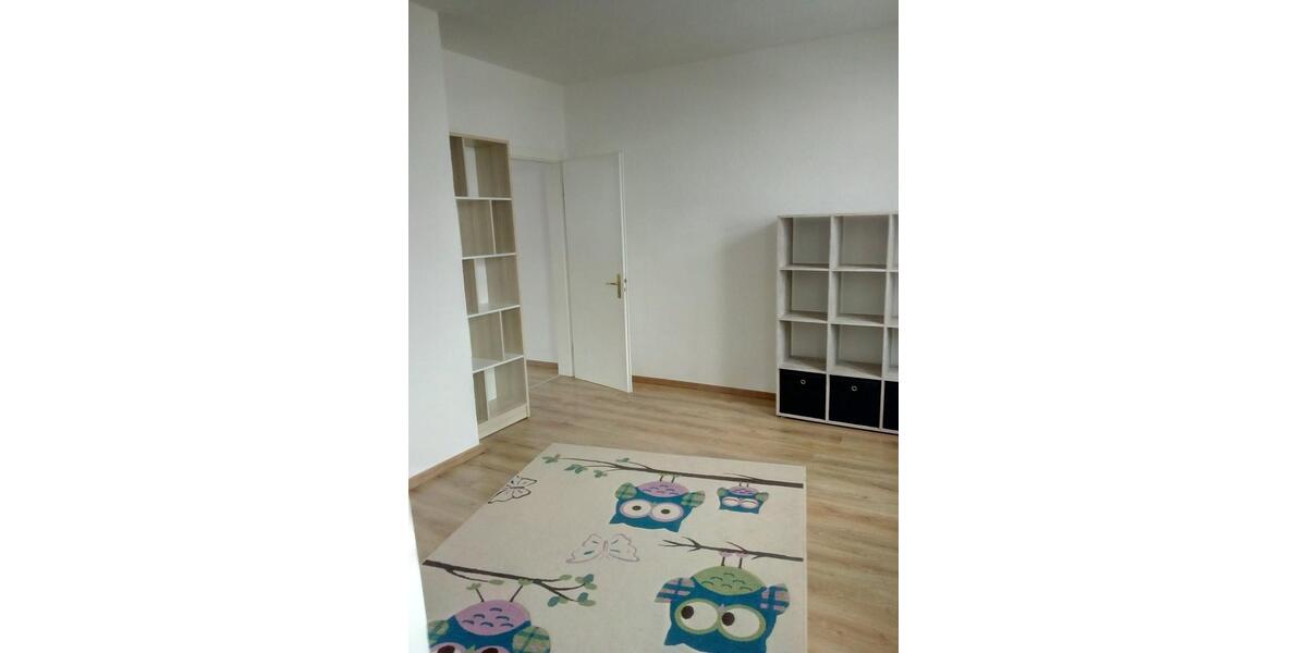 Etagenwohnung Crimmitschau - 3 Zimmer, 81 m&sup2;, 340&euro; | Angebot:24868742