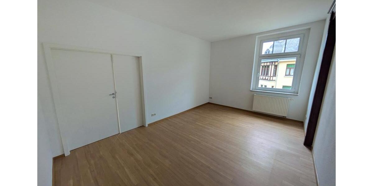 Etagenwohnung Zwickau - 8 Zimmer, 222 m&sup2;, 1.350&euro; | Angebot:25945632