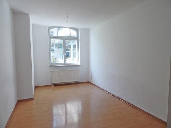 Etagenwohnung Reichenbach im Vogtland - 3 Zimmer, 63 m&sup2;, 340&euro; | Angebot:25962405